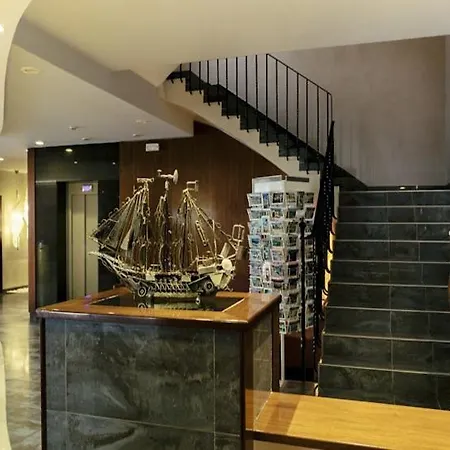 Montecarlo & Wellness 4* ロザス