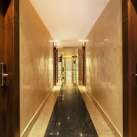 Montecarlo & Wellness Отель Росас