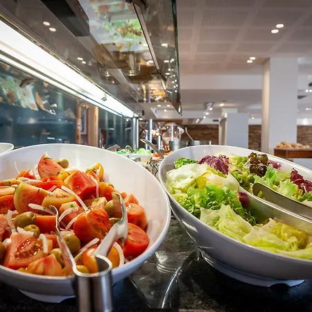 Отель Montecarlo & Wellness 4*