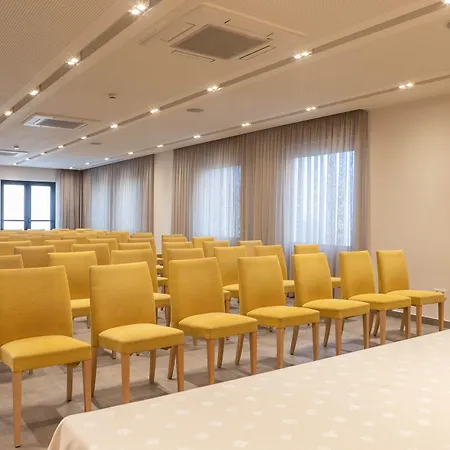 Отель Montecarlo & Wellness