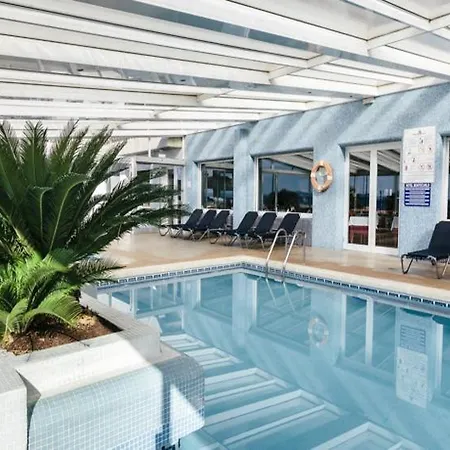 מלון Montecarlo & Wellness רוזס