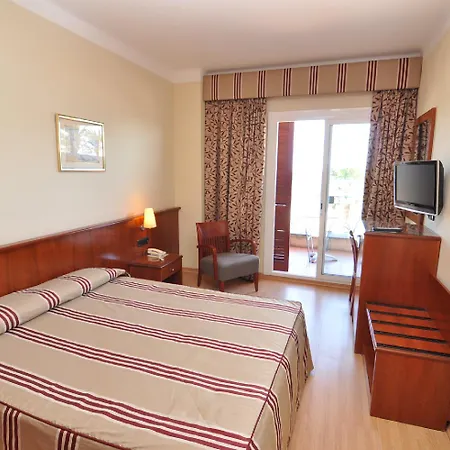 מלון Montecarlo & Wellness 4*