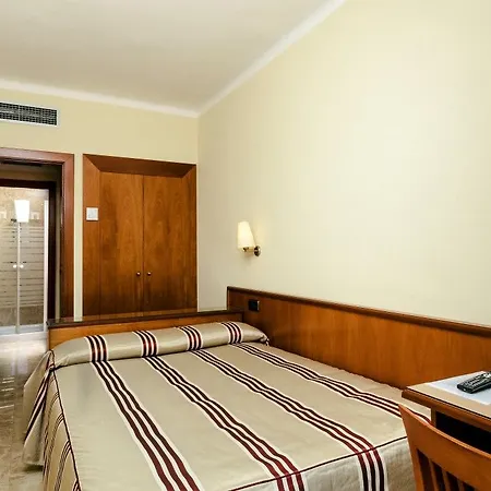 מלון Montecarlo & Wellness 4*