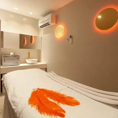 Montecarlo & Wellness Отель
